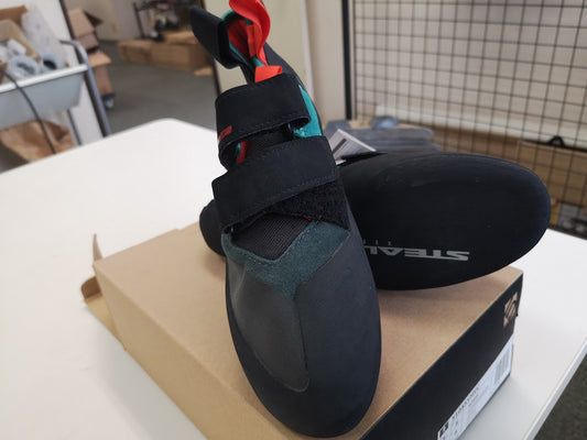 アシム サイズUS8.5