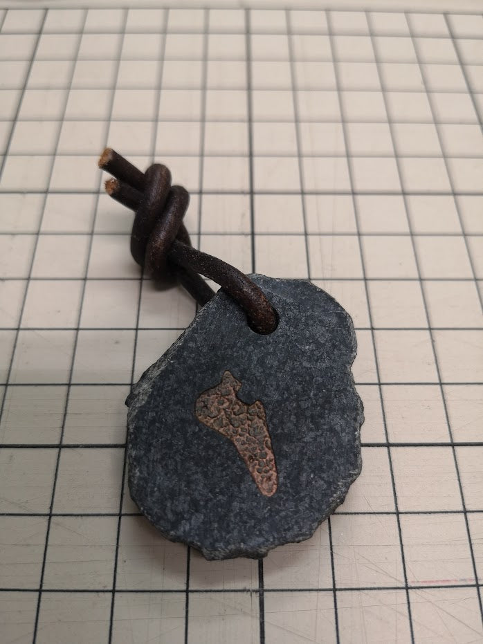 キーハンガー_クライミングシューズ_ブラウン 1点もの