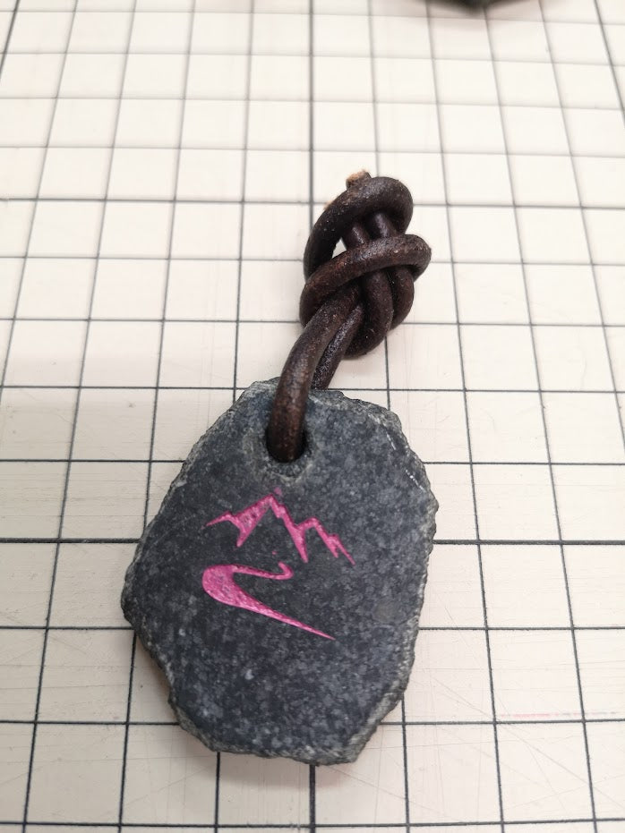 キーハンガー_山と河_ピンク　１点もの